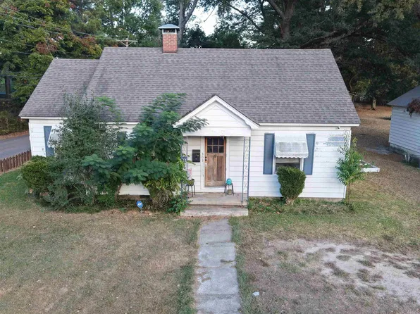 303 S Gabbert St, Monticello, AR 71655