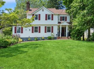 17 Maple St, New Providence, NJ 07974