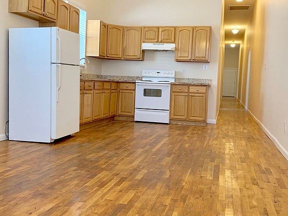 2nd image of 2541 Gravier St