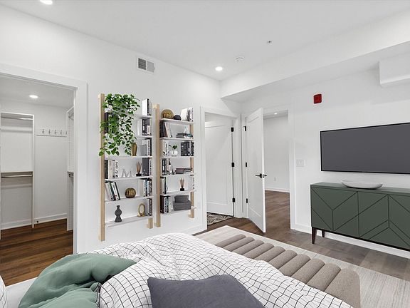 3rd image of 212 W Rittenhouse St #503
