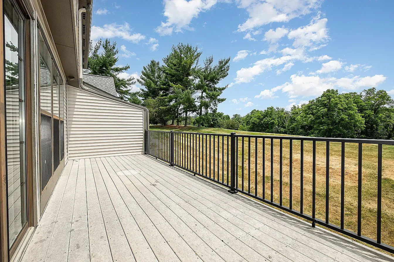 3 bed, 3.5 bath, $2,400 — Photo 4