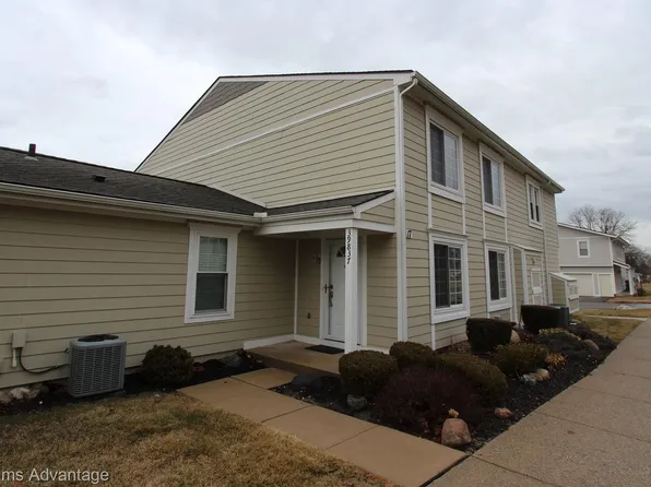 39837 Village Wood Ln #379, Novi, MI 48375