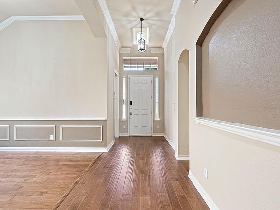 3rd image of 2370 Salisbury Ct
