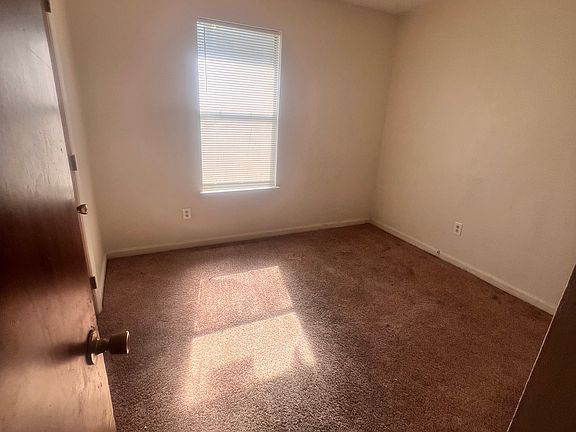 4th image of 2509 Sherbourne Dr