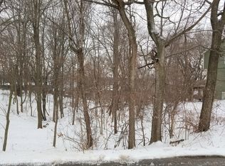 138 Forest Ave, Fox Lake, IL 60020