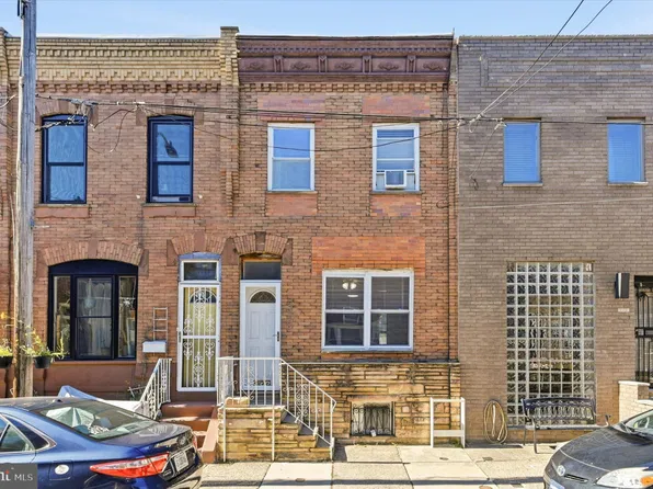 2318 S Bouvier St, Philadelphia, PA 19145