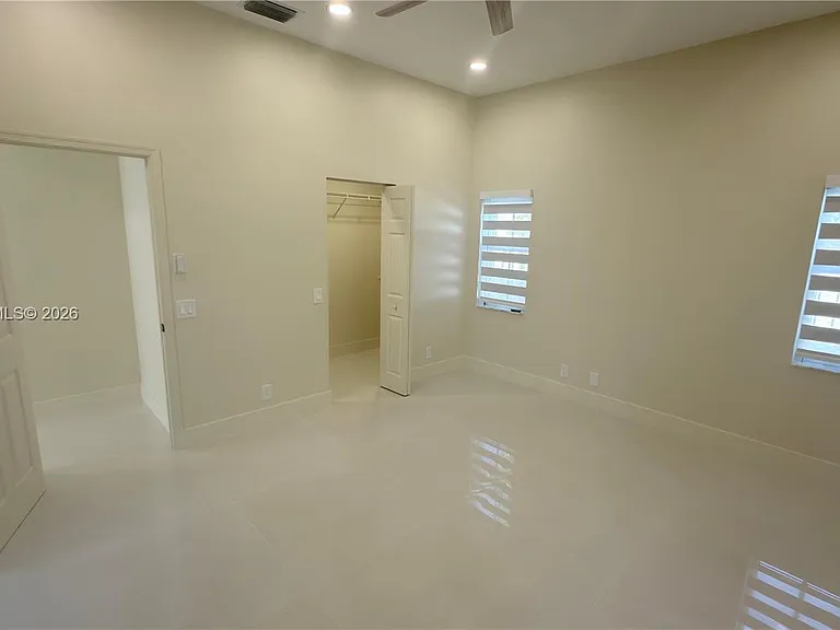 692 Maplewood Ct — Photo 9