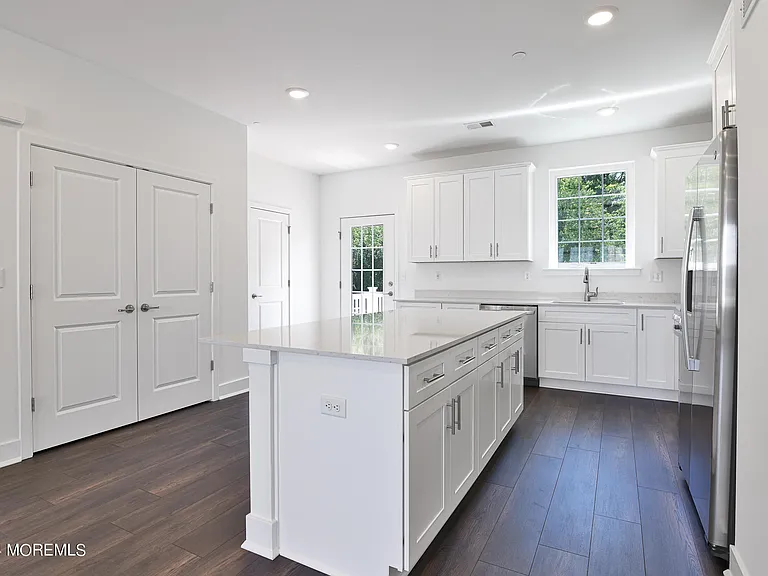 18 Crimson Dr — Photo 4