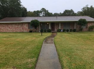 710 Willow Bend Dr, Lufkin, TX 75901