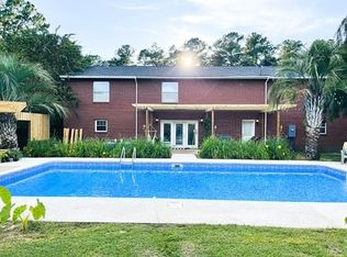 8 Woodhaven Dr, Hazlehurst, GA 31539