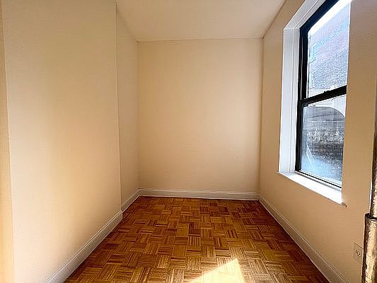 5th image of 306 W 18th St APT 2C