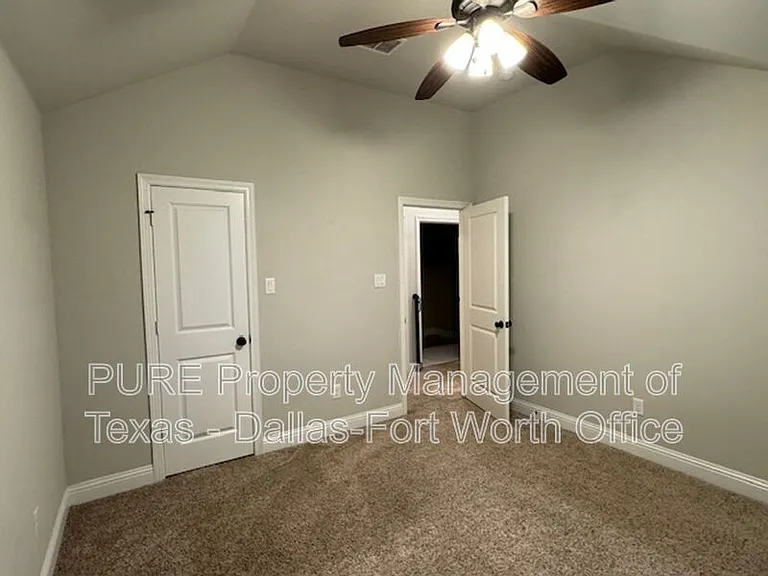 1612 Town Creek Cir — Photo 45