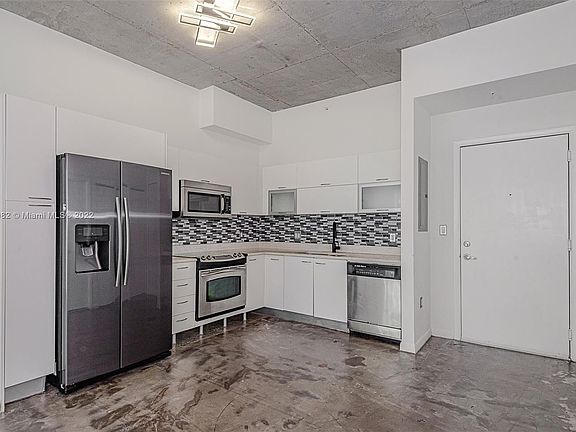 2nd image of 133 NE 2nd Ave APT 2003