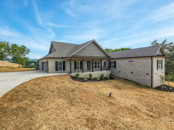 210 Charlie Ln, Maryville, TN 37804