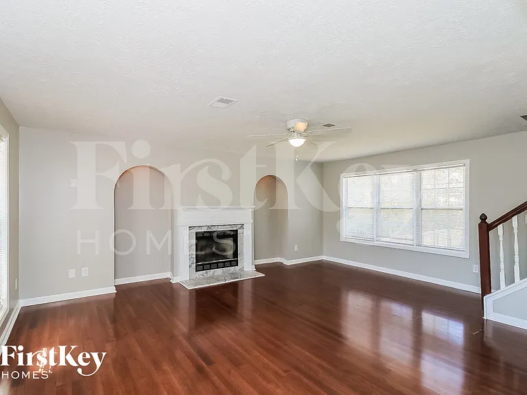 3583 Saddlebrook Dr — Photo 3
