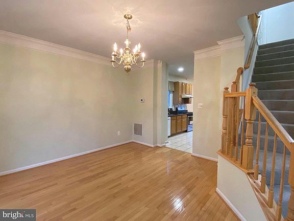 5th image of 13937 Coachmans Cir