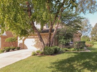 8440 Evergreen Ln, Darien, IL 60561