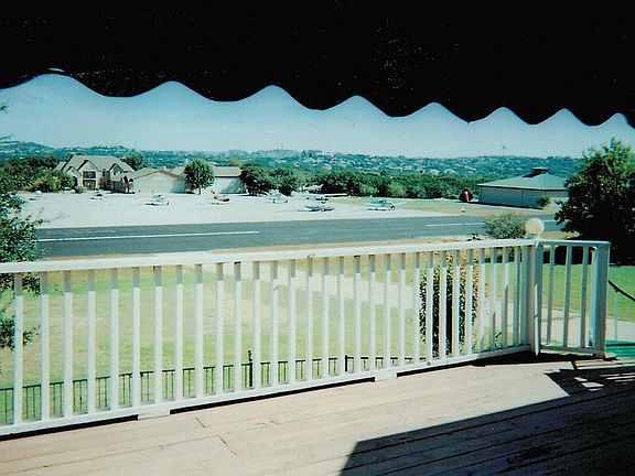 4th image of 423 Dasher Dr