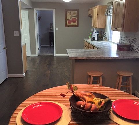 3rd image of 1004 Heathwood Dr