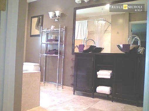 1st Floor Master Bath