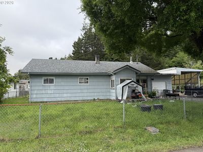 530 Kings Ave, Lakeside, OR, 97449
