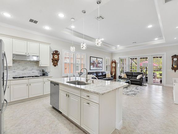 3rd image of 8240 NW 120th Way