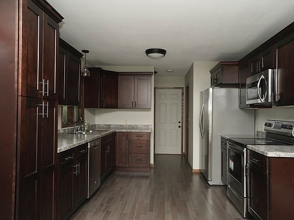 2nd image of 432 Smith Ave