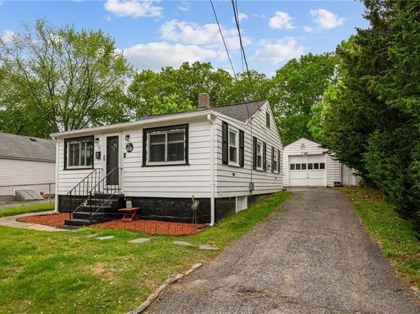 46 Riverside Ave, Johnston, RI 02919