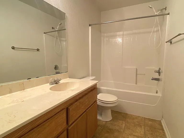 2912 Ashley Dr — Photo 7