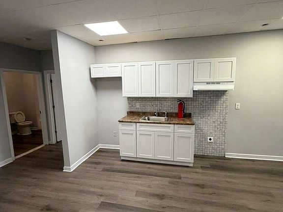 4th image of 196 Rosa Parks Blvd #8