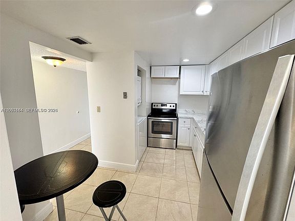5th image of 10090 NW 80th Ct APT 1542