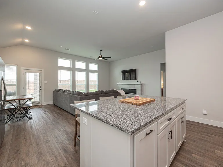 5928 Mustang Creek Ln — Photo 6