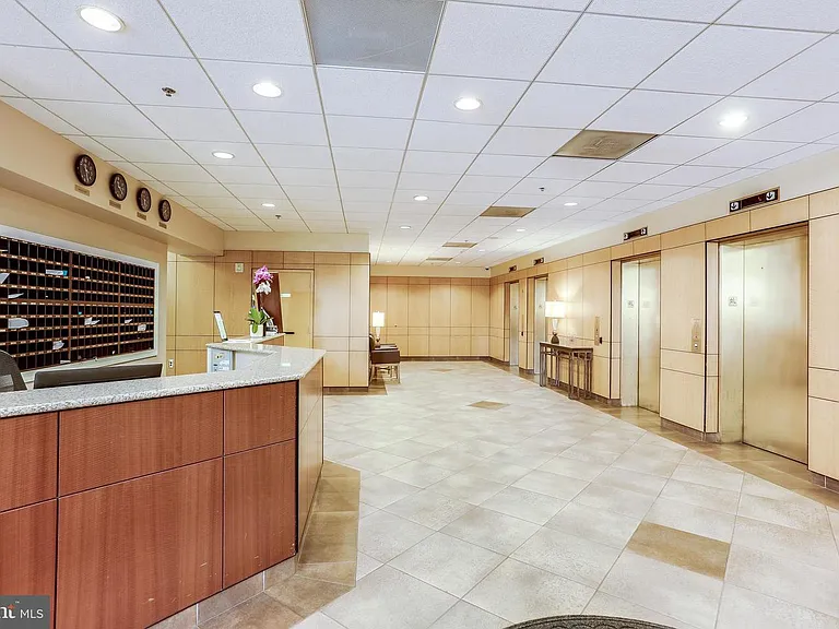 1211 S Eads St #1203 — Photo 32