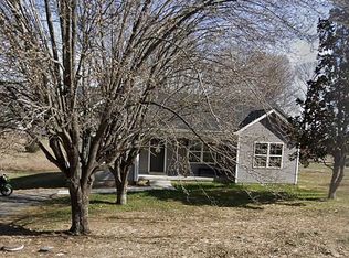 35 Petty Davis Ln, Scottsville, KY 42164