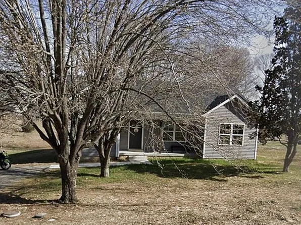 35 Petty Davis Ln, Scottsville, KY 42164