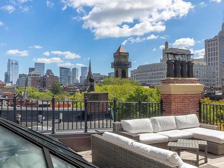 135 Commonwealth Ave — Photo 30