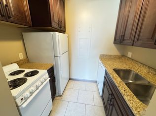 1811 E St #6, Lincoln, NE 68508