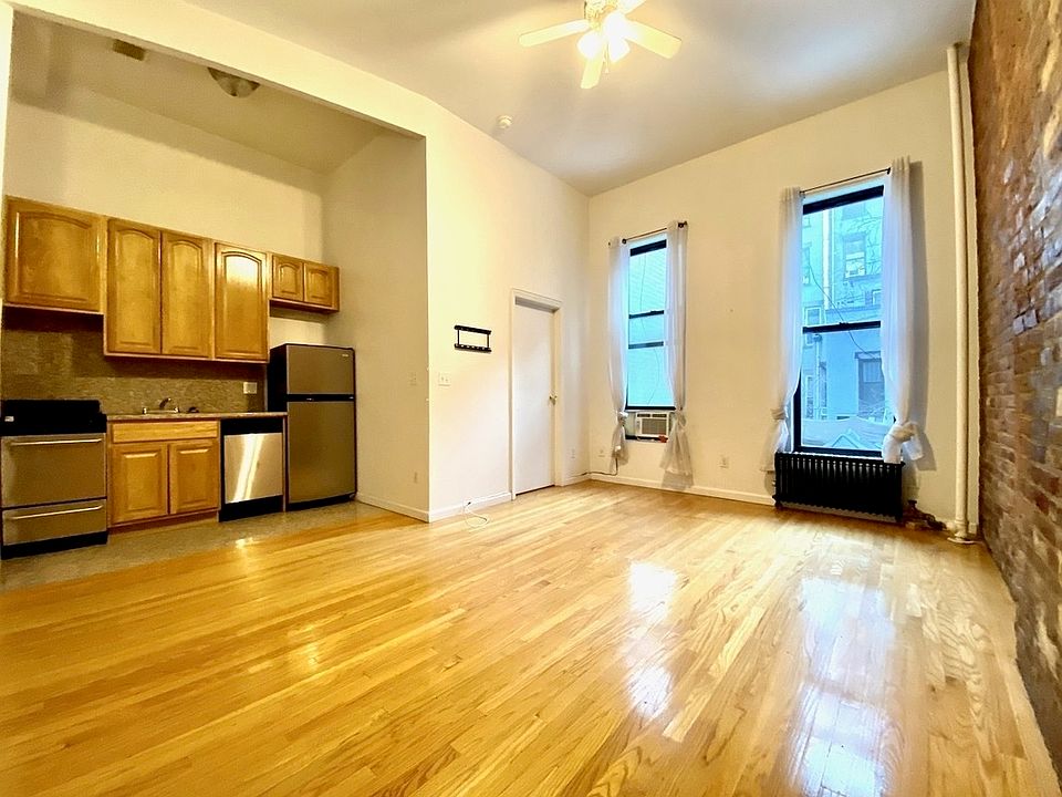 1st image of 140 W 70th St #1RR