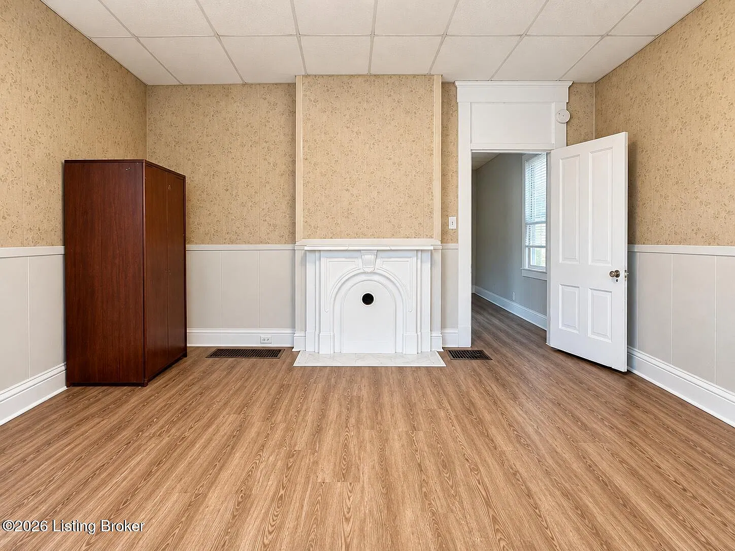 2 bed, 1.0 bath, 1563 sqft, $1,595 — Photo 4
