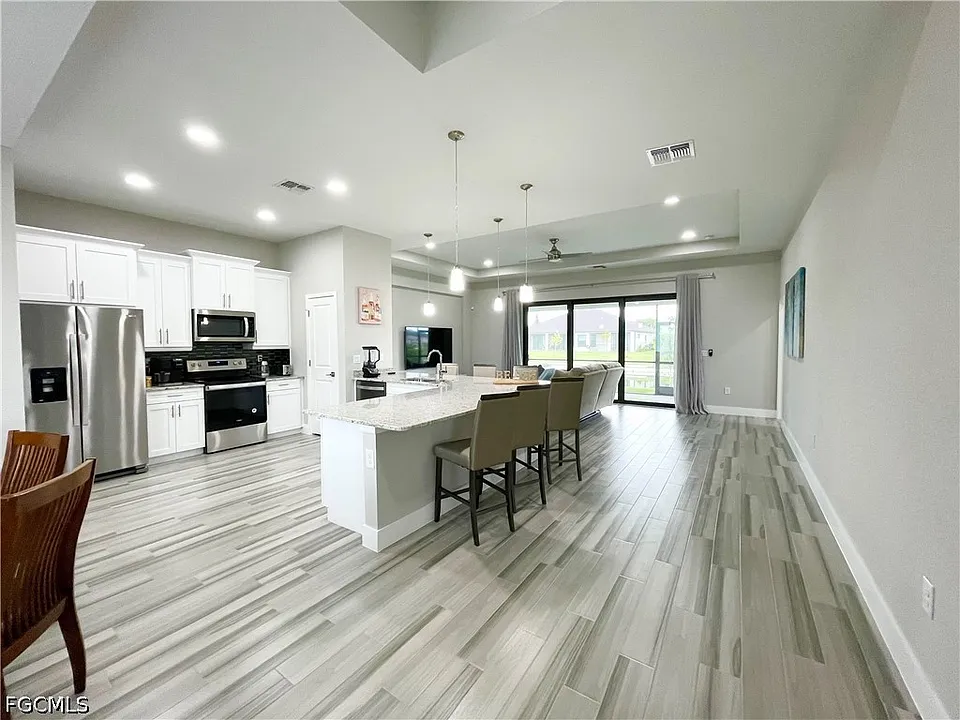 812 SW 8th Pl