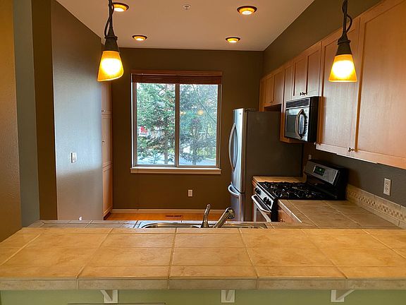 2nd image of 2043 NW Boulder Way Dr