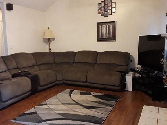2nd image of 104 Brookview Dr