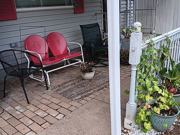 3rd image of 4708 Washington Ave SE