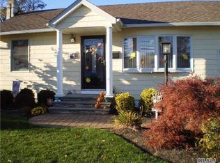 45 Leibrock Ave, Lindenhurst, NY 11757