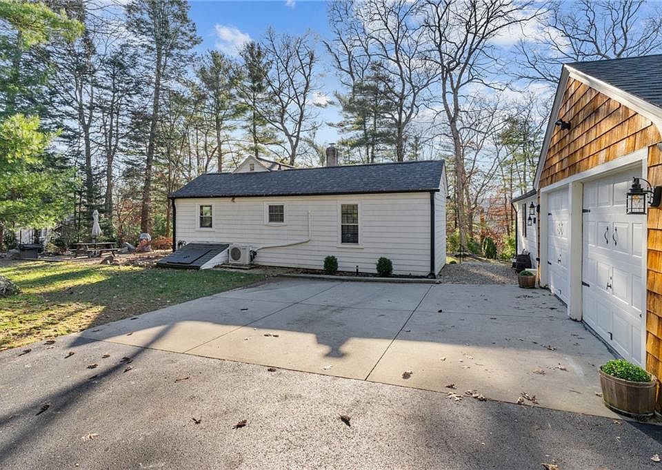 185 Stillwater Rd, Smithfield, RI 02917 Zillow