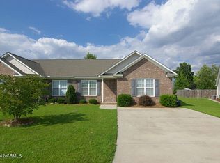 2560 Saddleback Dr #B, Winterville, NC 28590