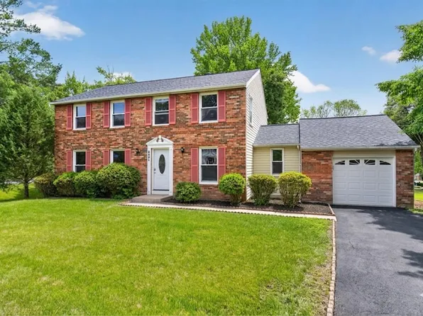 9501 Ironmaster Dr, Burke, VA 22015