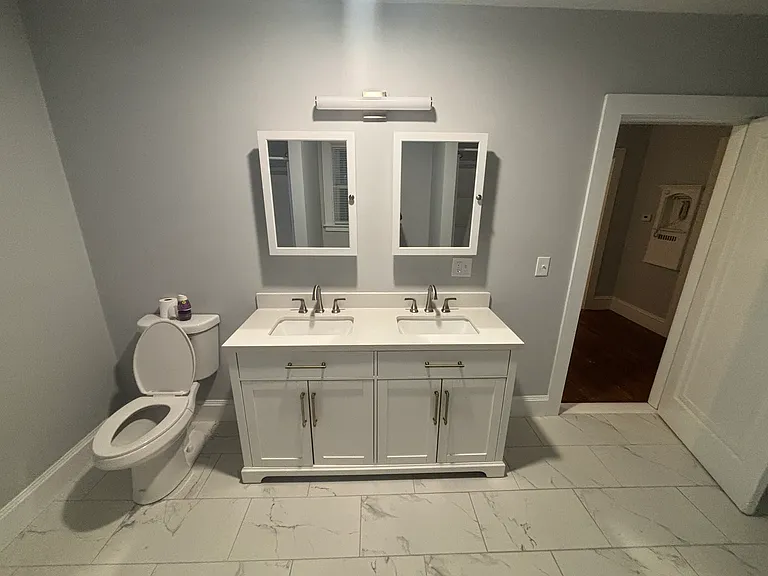 Double vanity main bathroom