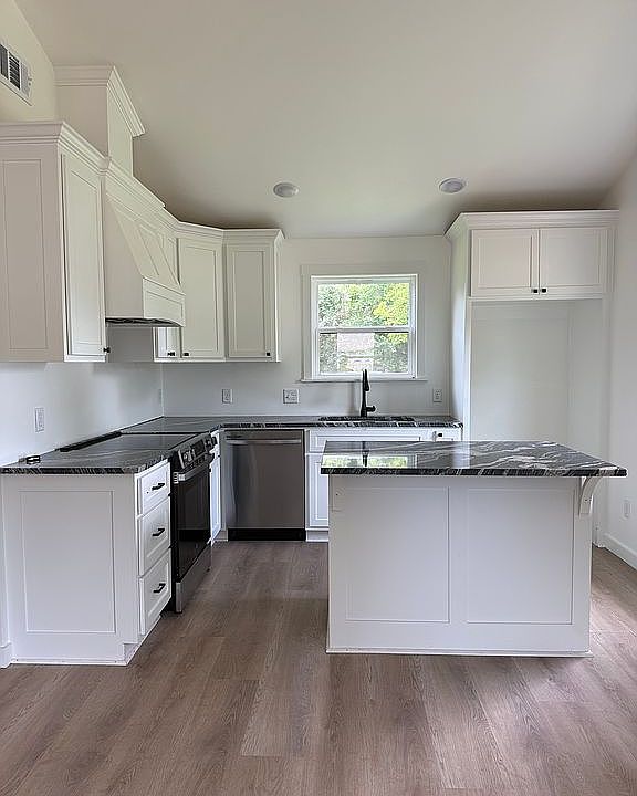 1st image of 319 Perry St