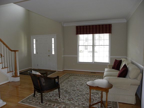 2nd image of 31332 Lynn Dr